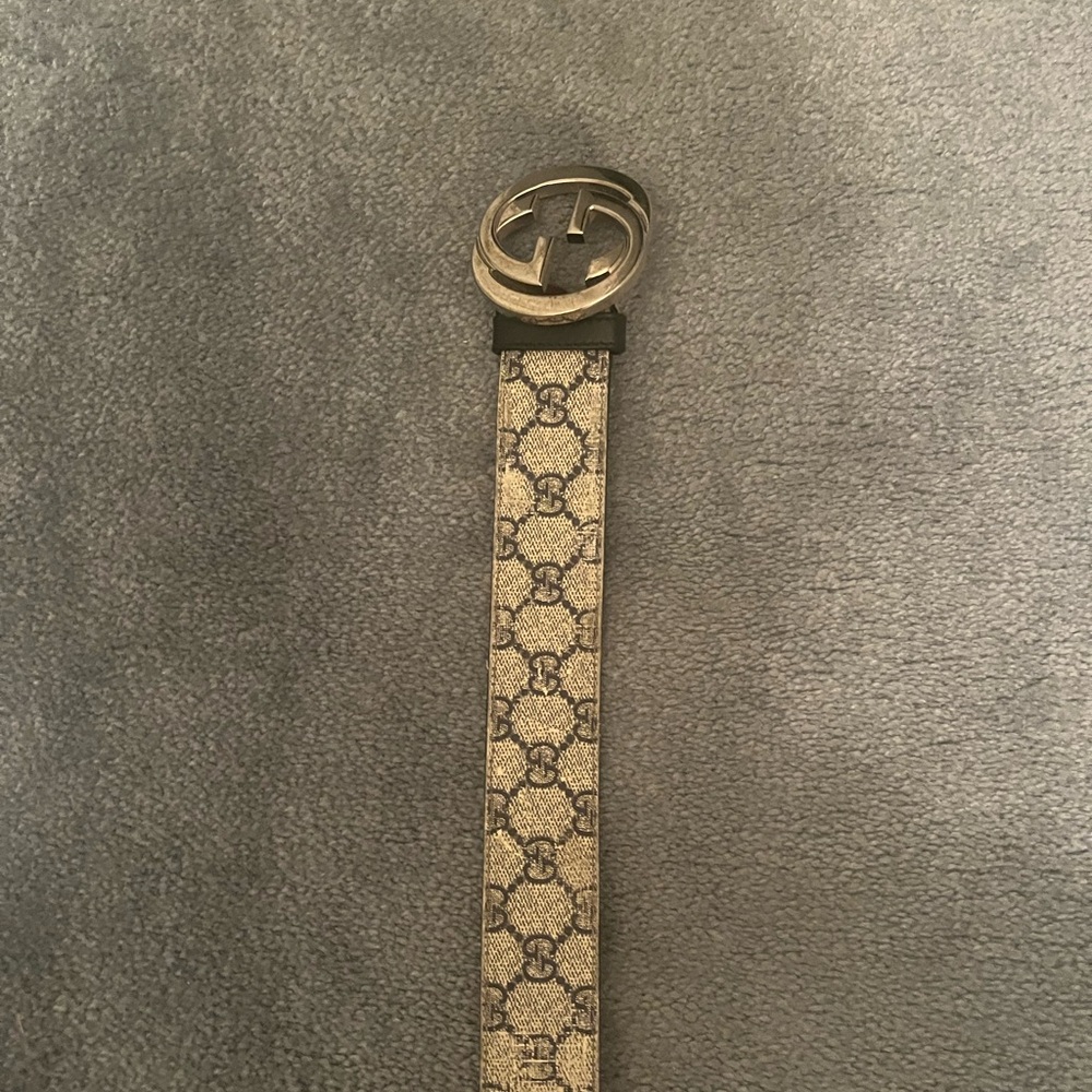 Very worn gucci belt